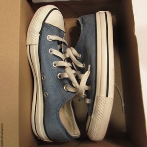 Nearly New Low-Top Converse